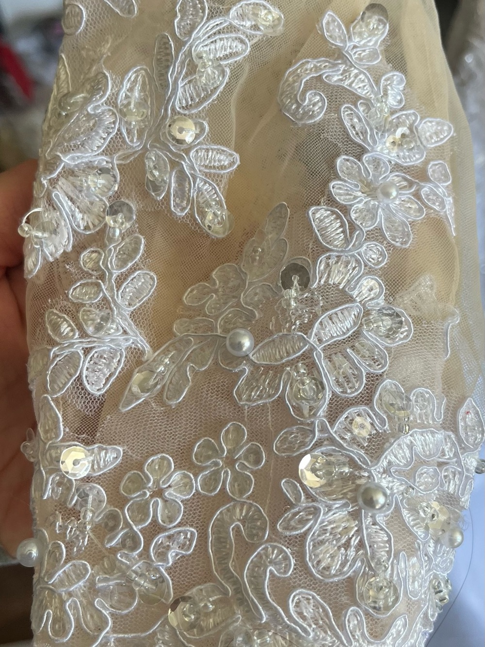Breathtaking White Beaded Lace Wedding Dress - Beautiful - Picture 2 of 13